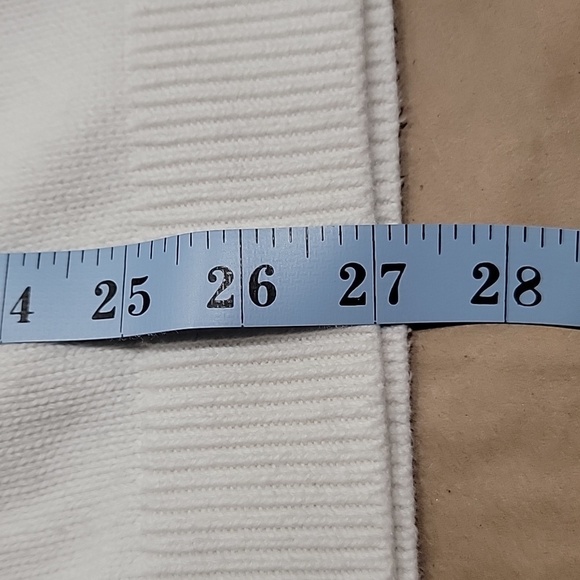 Cabelas, Size 2XL, Winter Scene Embroidered White Sweater, EUC - Picture 8 of 10